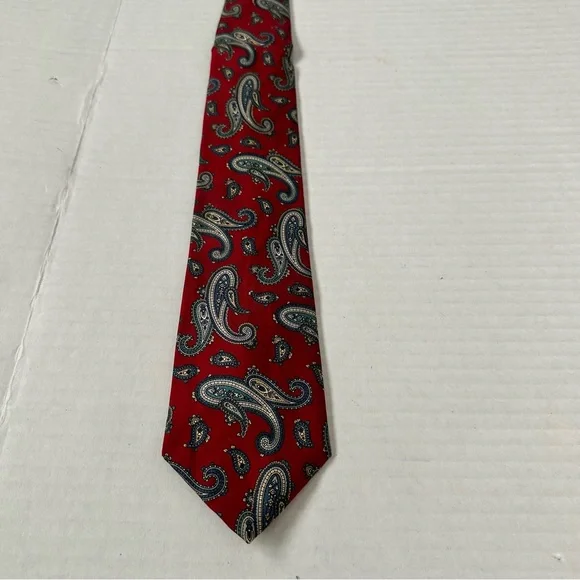 LANVIN Paris Tie 100%Silk Dark Red Background Green & Tan Paisley Made in Italy